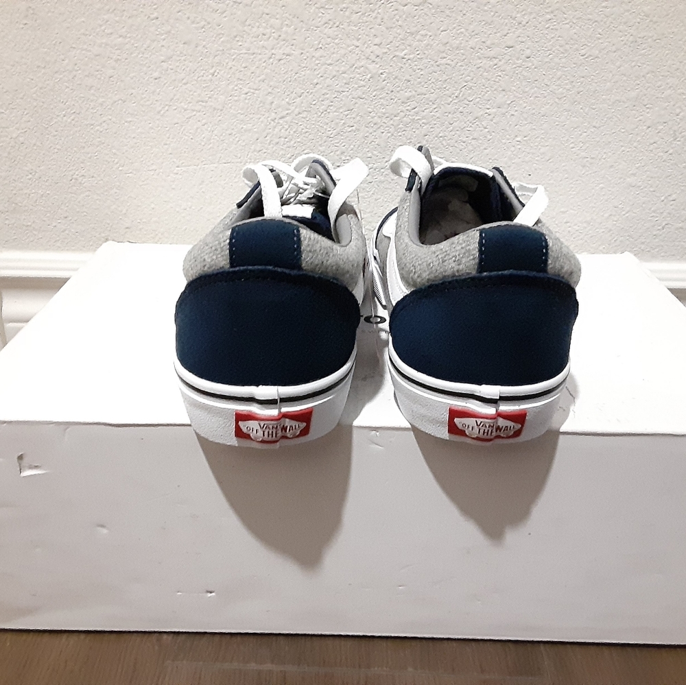 Vans - Picture 4 of 4